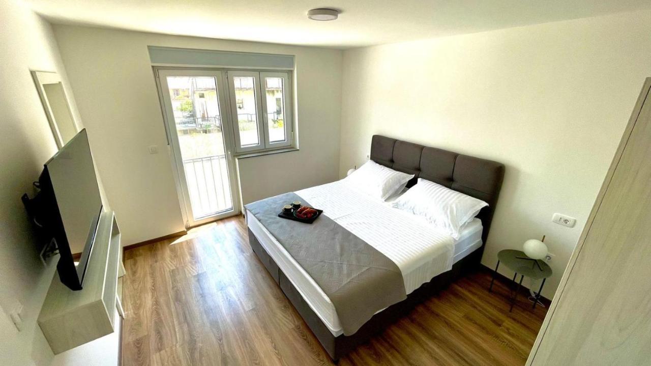 Studio Apartmani Kaja I Iva Sinj Exterior photo