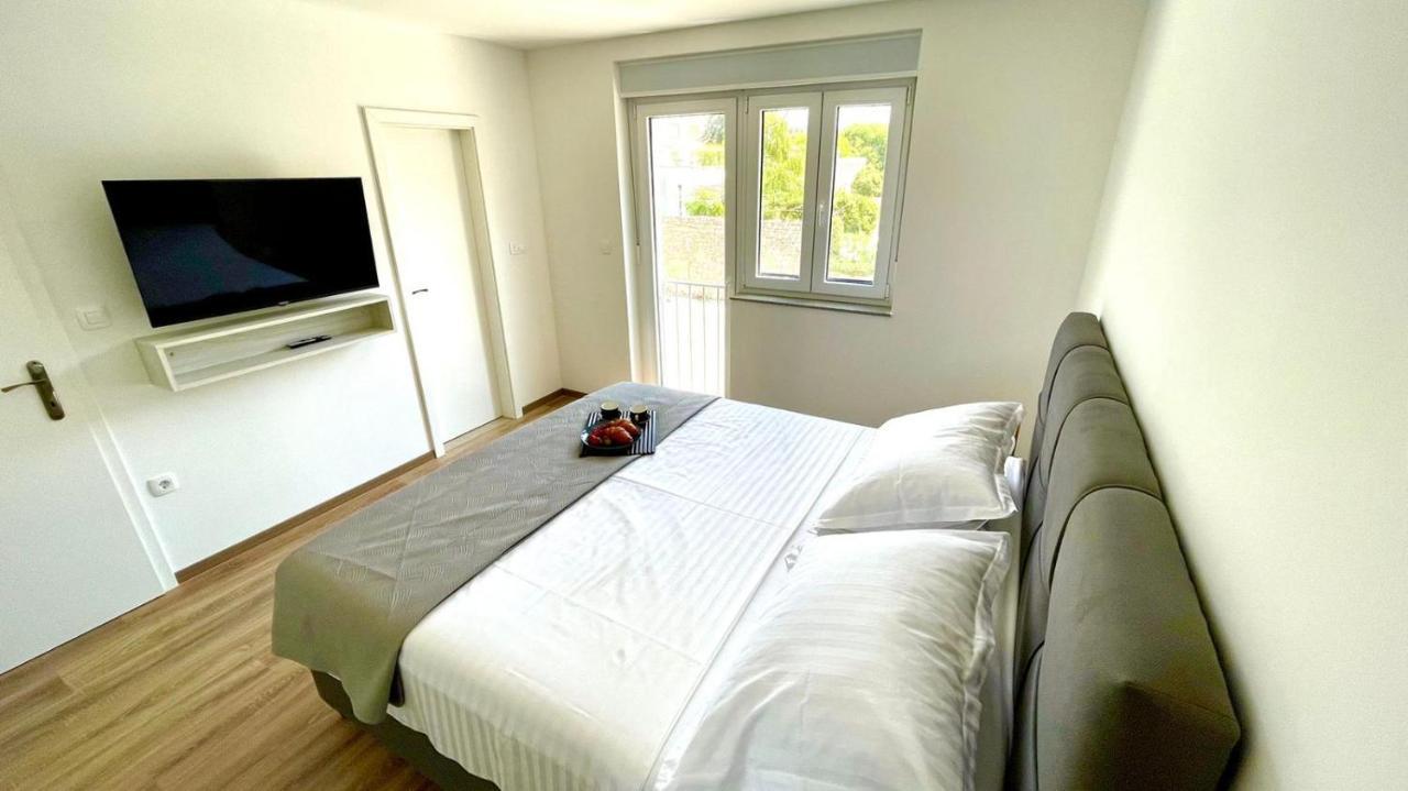 Studio Apartmani Kaja I Iva Sinj Exterior photo